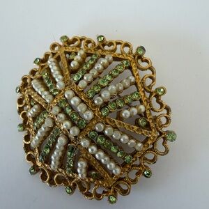 BSK Gold Tone Peridot Rhinestones & Faux Pearl Round Brooch - Vintage